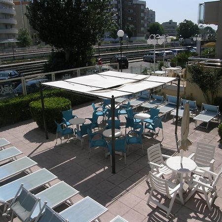 Hotel Alexander Cattolica Esterno foto