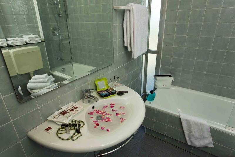 Hotel Alexander Cattolica Esterno foto