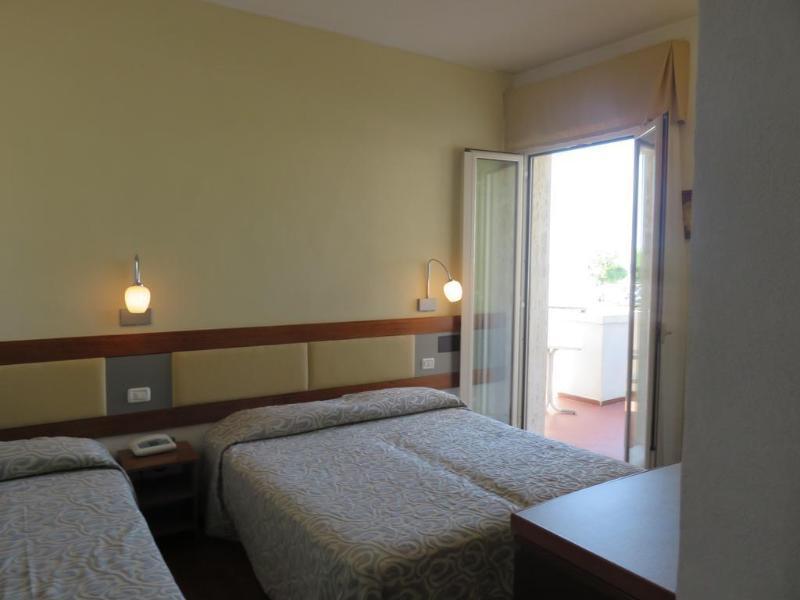 Hotel Alexander Cattolica Esterno foto