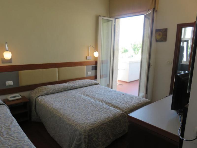 Hotel Alexander Cattolica Esterno foto