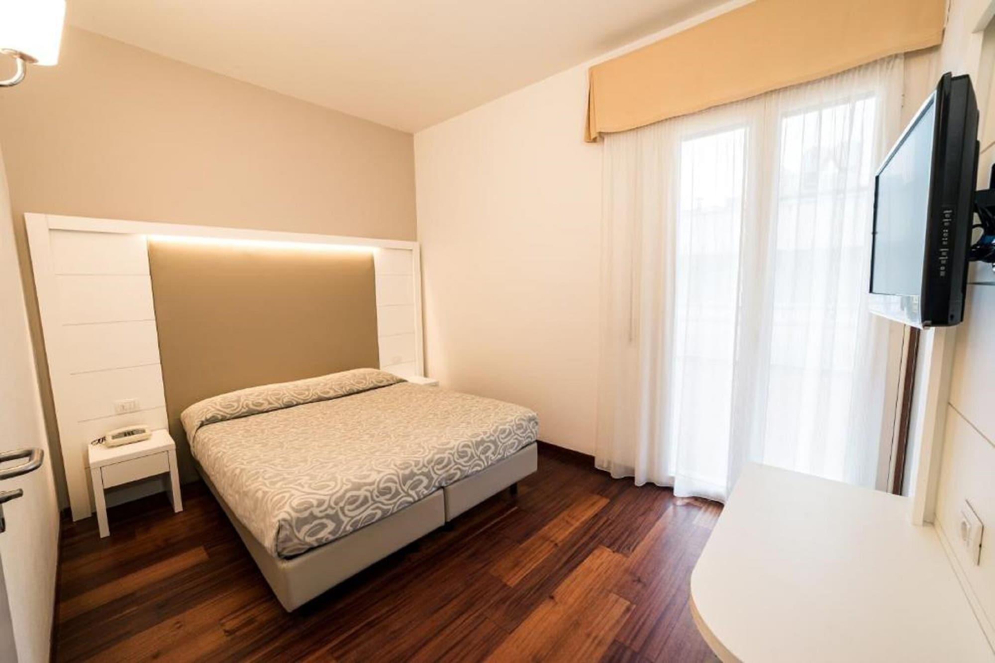 Hotel Alexander Cattolica Esterno foto