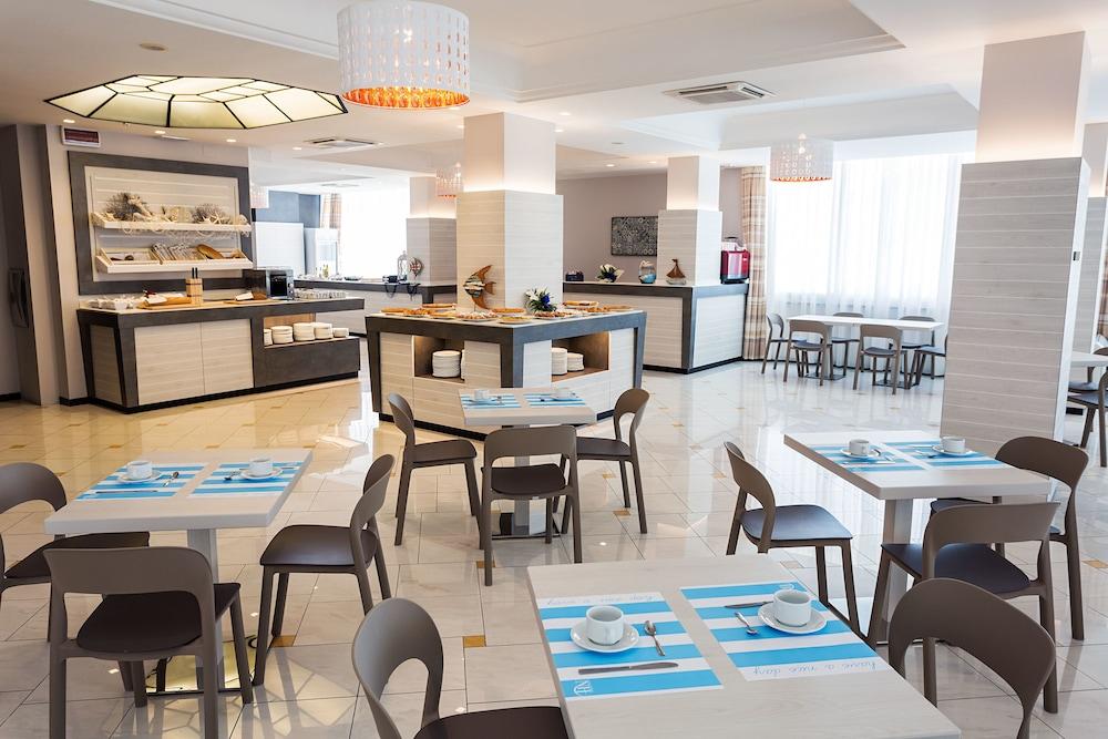 Hotel Alexander Cattolica Esterno foto