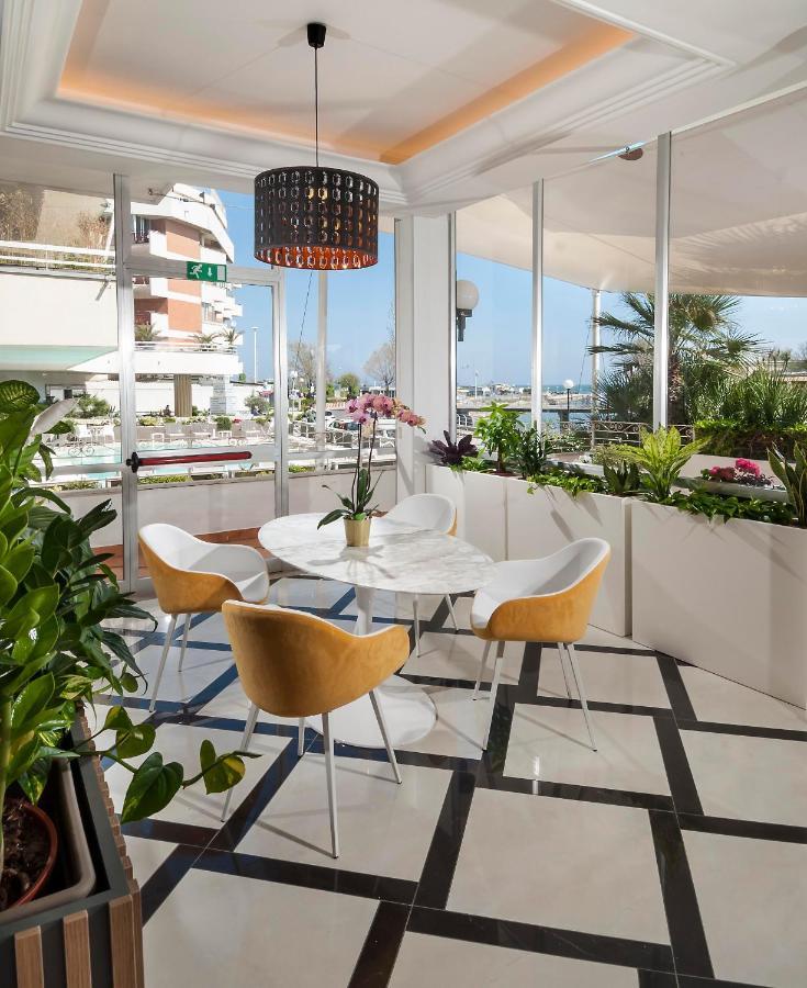 Hotel Alexander Cattolica Esterno foto