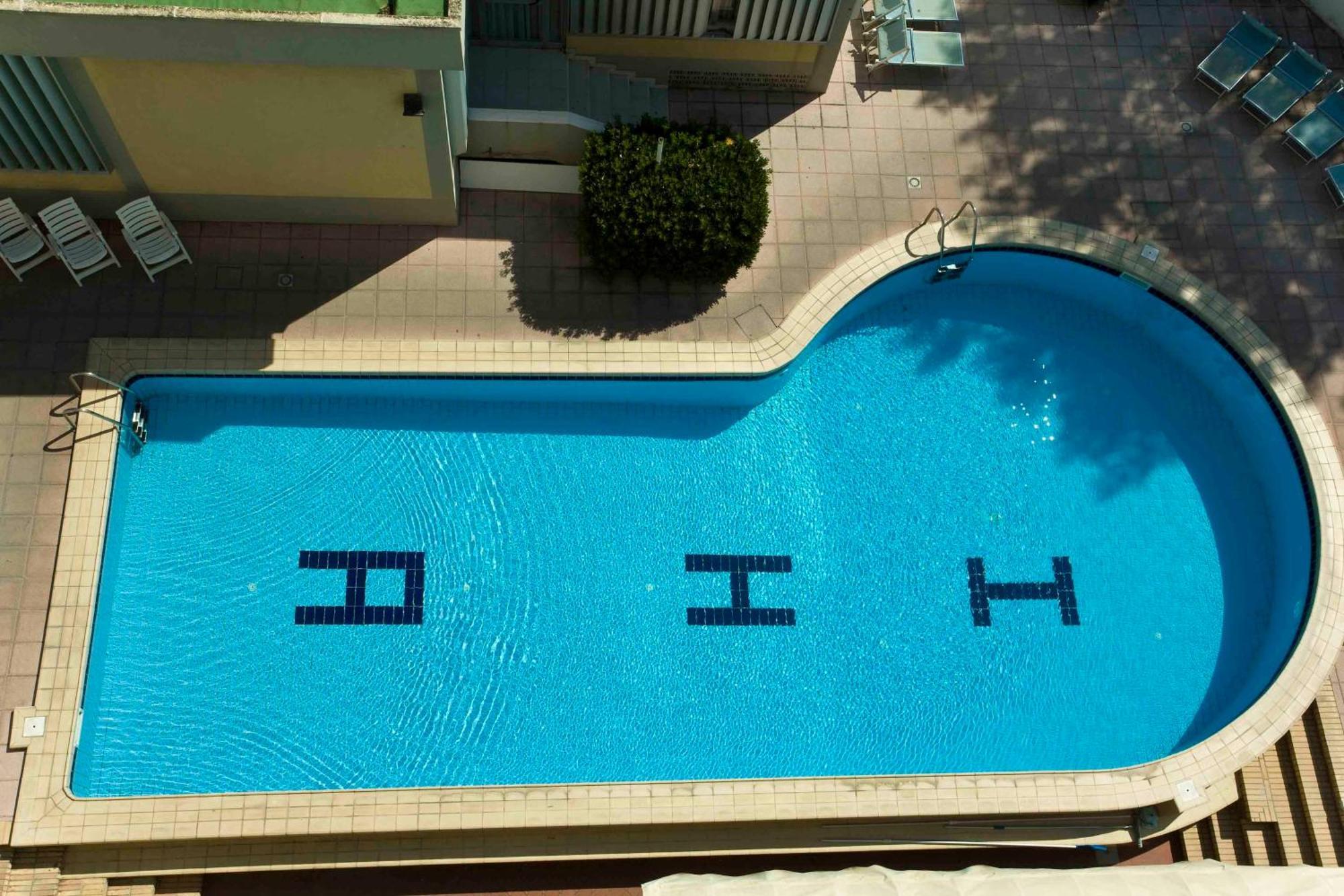 Hotel Alexander Cattolica Esterno foto