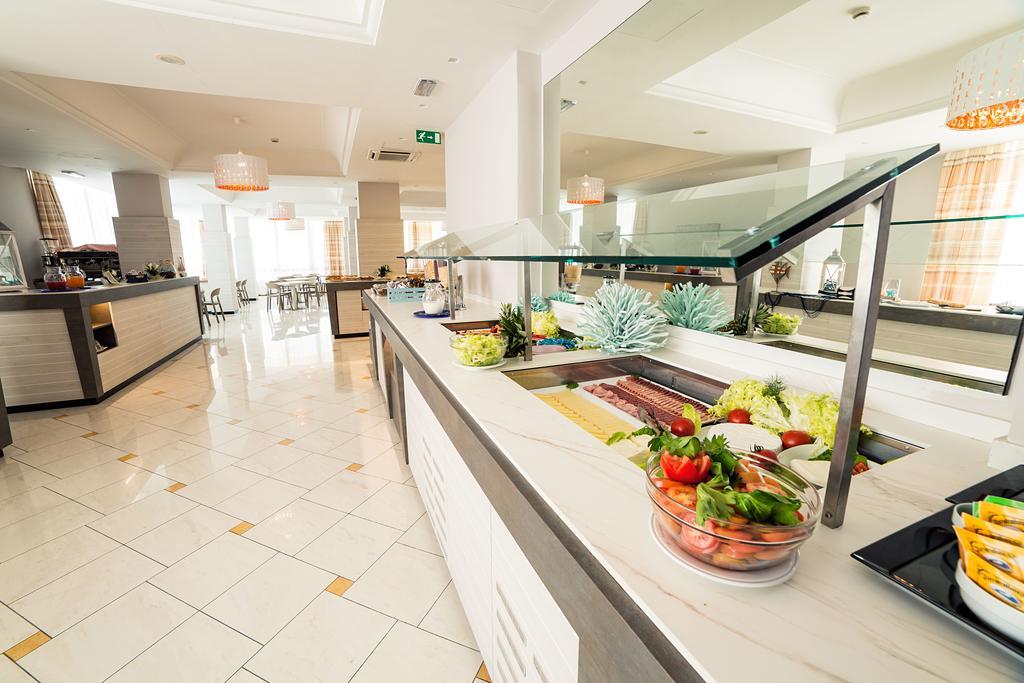 Hotel Alexander Cattolica Esterno foto