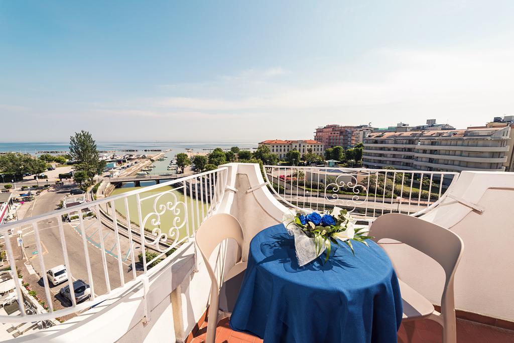 Hotel Alexander Cattolica Esterno foto